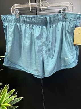 Nike Dri-fit Running,Mid rise,3”,panty lined,elastic drawstring waist,mesh panel